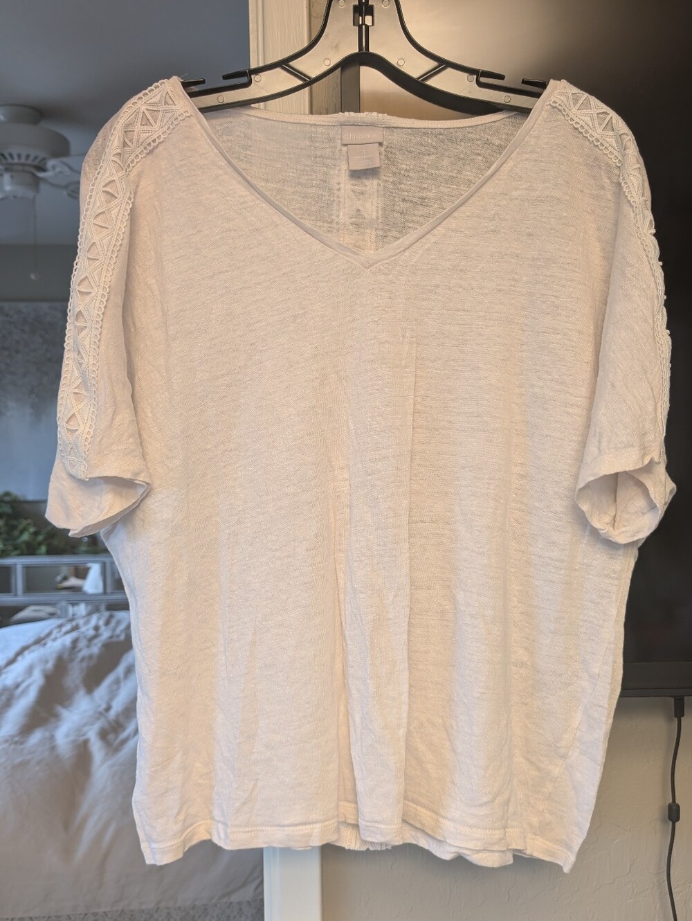 Chico's 100% Linen White V-Neck Short Sleeve Top - Bohemian Trim - Size 3 (XL)